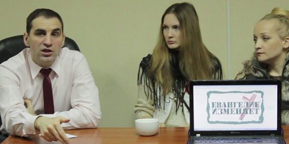 V-Kieve-nachalas-podgotovka-k-shkole-Evangelie-izmenjaet